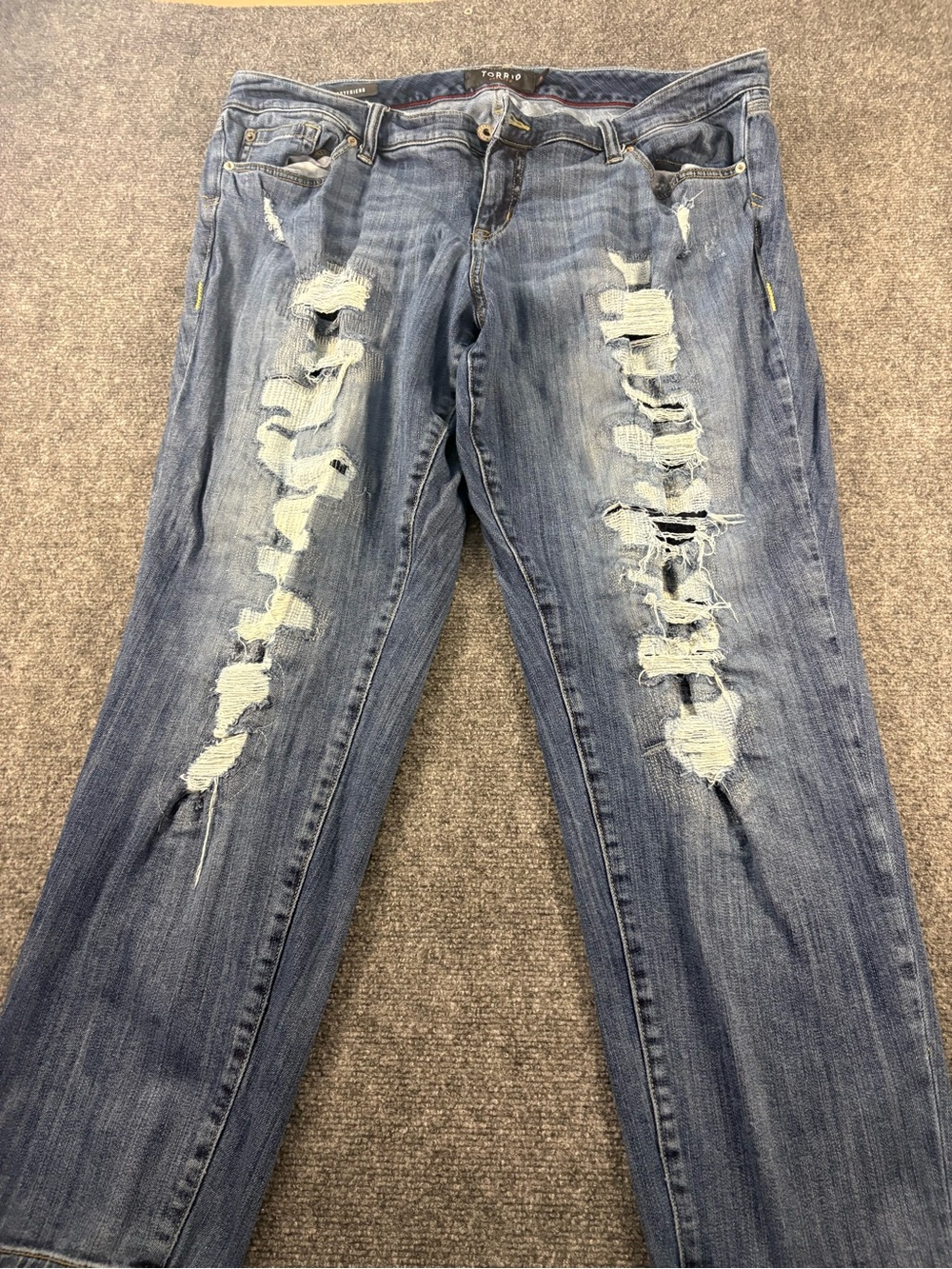 Torrid Distressed Straight-Leg Boyfriend Jeans size 20 R